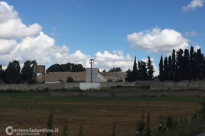 Resta schiacciato dal mezzo ribaltato, grave infortunio sul lavoro nella ditta edile - Corriere Salentino