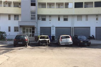 Notte "rovente" in città, quattro auto in fiamme: si indaga sulle cause - Corriere Salentino