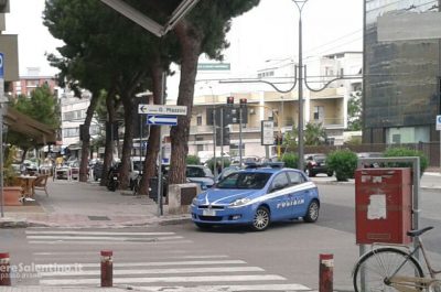 Irruzione armata in pasticceria, due banditi fuggono su uno scooter - Corriere Salentino