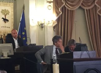 Lecce pronta a diventare la tomba del centrodestra: scontro fratricida per la successione a Perrone. A sinistra pronti Blasi, Marra, Stefano
