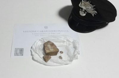 Ignora l'alt dei militari e cerca di fuggire, in auto un etto di eroina: arrestato  - Corriere Salentino