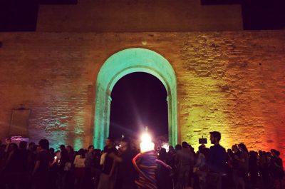"Lecce for Orlando": in 500 sotto Porta Napoli in ricordo delle 49 vittime della strage di Orlando - Corriere Salentino