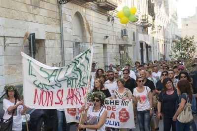 Xylella: corteo in centro, ancora 'no' alle eradicazioni degli ulivi - Corriere Salentino