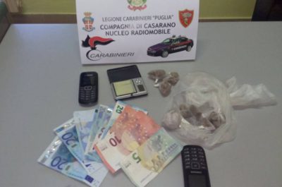 L'eroina nascosta sotto un ulivo, arrestati per spaccio un 48enne ed un minore - Corriere Salentino
