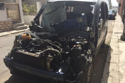 Boato nella notte a Carmiano, ordigno sul Doblò del fratello di un carabiniere - Corriere Salentino