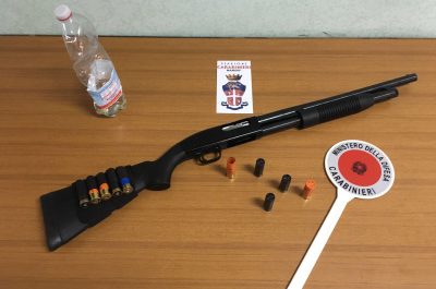 Si barrica in casa della ex e prende in ostaggio famiglia intera, poi dà fuoco al suocero: in manette un 32enne - Corriere Salentino