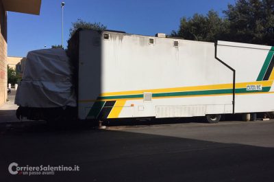 Alle fiamme il "paninaro" di viale Gallipoli, si sospetta un attentato incendiario - Corriere Salentino