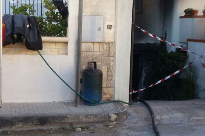 Dimenticano la salsa sui fornelli, lo scantinato diventa un "inferno": casa distrutta, danni ingenti - Corriere Salentino