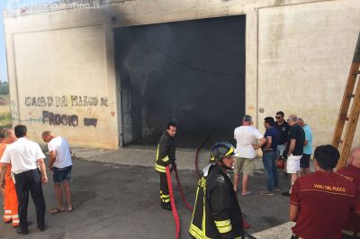 In fiamme due mezzi per la raccolta dei rifiuti, c’è il sospetto del dolo - Corriere Salentino