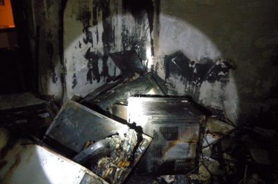 Casa distrutta dalle fiamme nel centro di Gallipoli: arrestato il figlio della proprietaria - Corriere Salentino