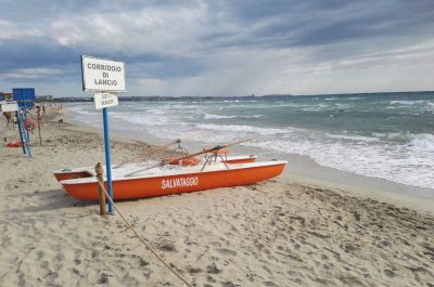 Malore in mare, sei bagnanti soccorsi dal personale dell'Aeronautica militare - Corriere Salentino