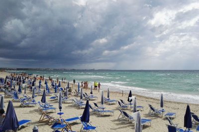 Malore in mare, sei bagnanti soccorsi dal personale dell'Aeronautica militare - Corriere Salentino