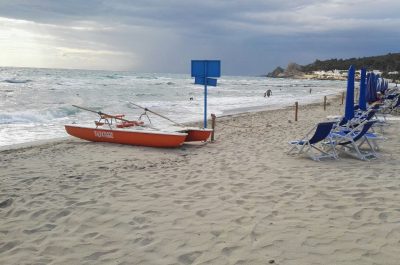 Malore in mare, sei bagnanti soccorsi dal personale dell'Aeronautica militare - Corriere Salentino