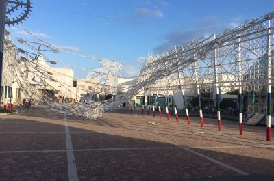 Raffiche di vento a Corsano, crollano le luminarie della festa di San Biagio - Corriere Salentino