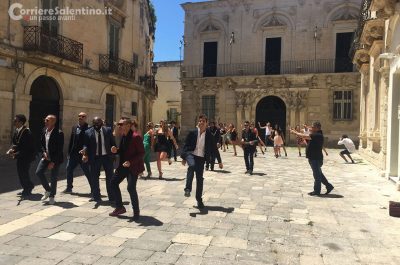 L'esplosivo video dei Sud Sound System, girato tra la Giamaica e il Salento con Richie Stephens: le riprese vicino al Duomo - Corriere Salentino