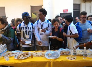Colazione a “km 0” ai pellegrini giunti nel Capo di Leuca