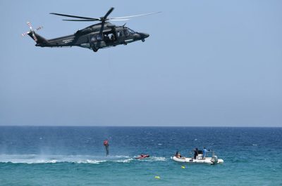 A Lido Conchiglie il 61° Stormo simula il recupero di un naufrago - Corriere Salentino