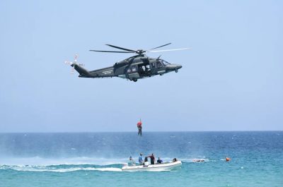 A Lido Conchiglie il 61° Stormo simula il recupero di un naufrago - Corriere Salentino