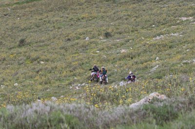 Fuoristrada nell’area protetta per una gara motociclistica. Scoperti dagli agenti della Forestale, scatta la denuncia - Corriere Salentino