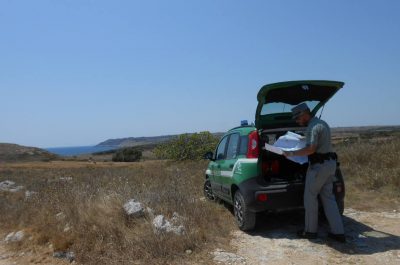 Fuoristrada nell’area protetta per una gara motociclistica. Scoperti dagli agenti della Forestale, scatta la denuncia - Corriere Salentino