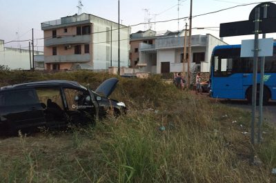 Scontro tra bus e auto di turisti, muore in ospedale 67enne lombardo - Corriere Salentino
