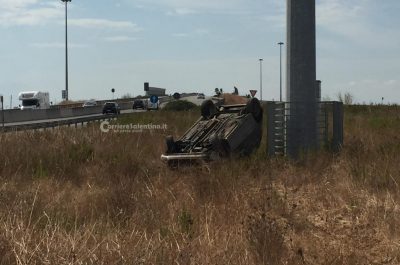 Esce fuori strada con l’auto, donna incinta finisce in ospedale - Corriere Salentino