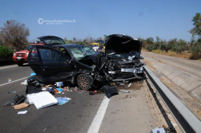 Scontro frontale sulla strada statale 274, mamma e due figlie in ospedale - Corriere Salentino