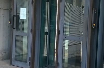 Emergenza sicurezza nel Tribunale: porte d'ingresso lasciate aperte e senza controlli - Corriere Salentino