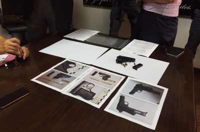 Terrore al "Centrum", in due assaltano gioielleria: bandito spara tre colpi per fuggire sui tetti. Presi - Corriere Salentino