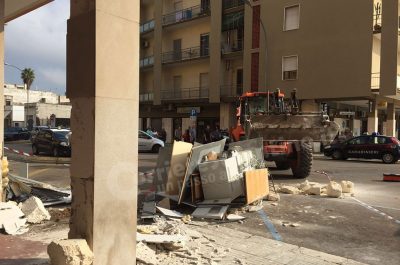 Spaccata nel centro di Calimera, sradicato il bancomat dell'Unicredit ma i ladri fuggono a mani vuote - Corriere Salentino