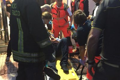 Perde il controllo del suv e si schianta contro un bar, due feriti - Corriere Salentino