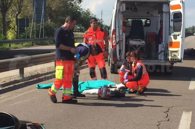 Tragedia all'ingresso della statale: 65enne perde il controllo della moto e muore sul colpo - Corriere Salentino