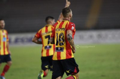 Il Lecce cala il poker, quarta vittoria consecutiva contro il Catanzaro - Corriere Salentino