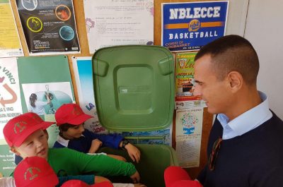 "Porta, pesa e vinci!", 4 scuole di Lecce in competizione virtuosa, vince chi raccoglie più vetro riciclabile - Corriere Salentino
