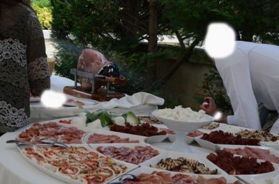 Insetticida per scacciare gli insetti dal buffet di un ristorante salentino, la denuncia dello "Sportello dei Diritti" - Corriere Salentino