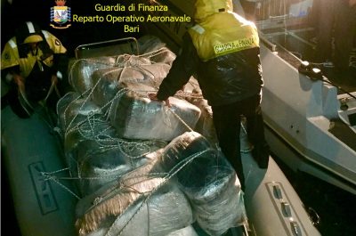 Ancora marijuana sulla rotta Albania - Salento: sequestrati 700 chili, due arresti - Corriere Salentino