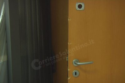 Scorribanda notturna nell'Istituto di Nanoscienze, rubati tre pc ed una reflex - Corriere Salentino