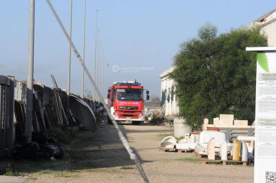 Incendio distrugge "Mercatino dell'usato" di Surano, danni ingenti: si indaga sulle cause - Corriere Salentino