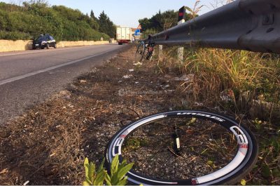 Ciclista travolto da autocarro all'uscita di Lecce, in ospedale con "codice rosso" - Corriere Salentino