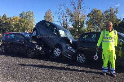 Maxi tamponamento sulla statale 16, un'auto si impenna: lievi feriti - Corriere Salentino