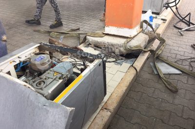 Colpo notturno nell'area di servizio, banda di ladri sradica il self service ma il colpo sfuma - Corriere Salentino