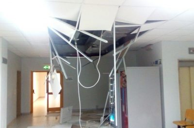 Tromba d'aria, crolla il controsoffitto al Fazzi. Danni e disagi in tutta la provincia - Corriere Salentino
