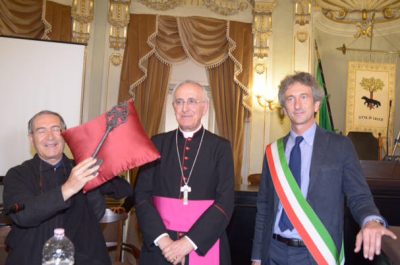 Una lapide commemorativa per San Bernardino Realino e le chiavi della città all'Arcivescovo D'Ambrosio - Corriere Salentino