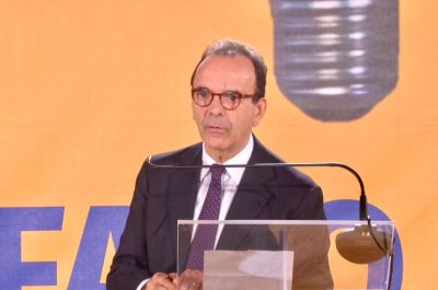 Parisi contro i "poteri forti", il nuovo profeta del centrodestra che promette di realizzare la rivoluzione liberale fallita nel '94 - Corriere Salentino