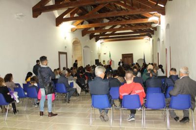 Caso mensa: rivolta dei genitori contro il Sindaco Nisi, sospeso il servizio in via cautelare - Corriere Salentino