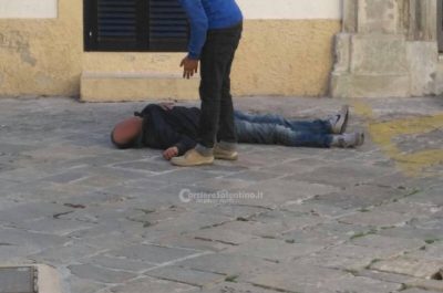 Violenta rissa tra stranieri davanti la Caritas: uno finisce in coma, l'altro in caserma - Corriere Salentino