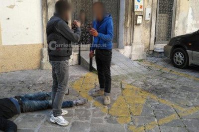 Violenta rissa tra stranieri davanti la Caritas: uno finisce in coma, l'altro in caserma - Corriere Salentino