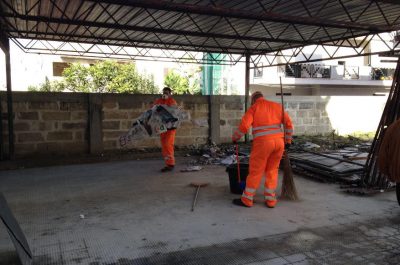 Nardò, dopo anni ripulito il deposito di piazza Umberto I - Corriere Salentino