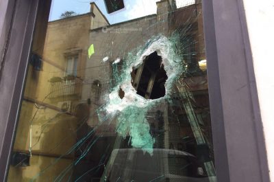 Spaccata in gioielleria in pieno centro: gli agenti sparano, i ladri scappano - Corriere Salentino