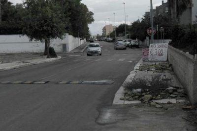 Lecce, un percorso di guerra tra i marciapiedi di via Bormida e via Giammatteo - Corriere Salentino